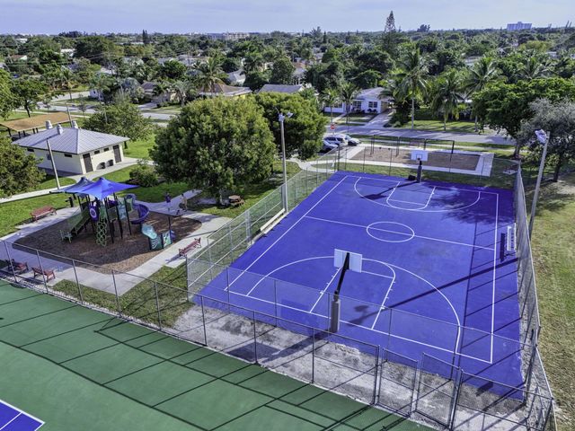 1421 14th Avenue N, Lake Worth Beach, FL 33460