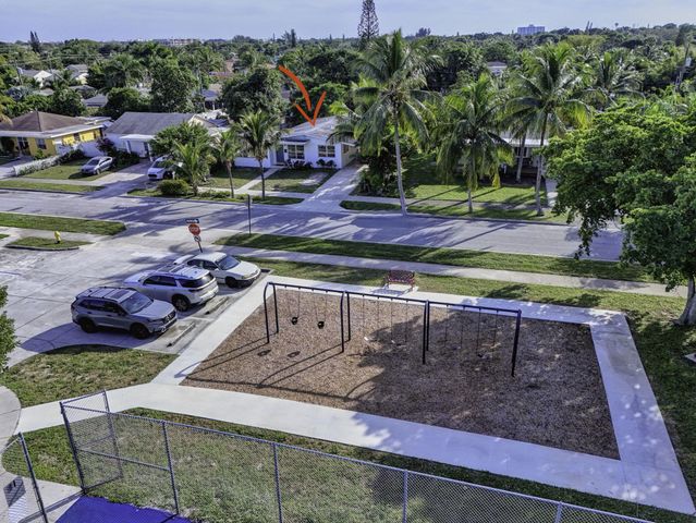1421 14th Avenue N, Lake Worth Beach, FL 33460