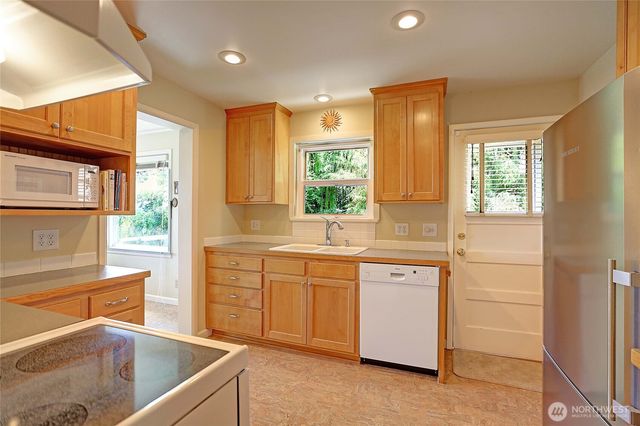 562 Moe Road, Camano Island, WA 98282