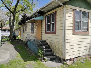 823 Pierce Street, Gary, IN 46402