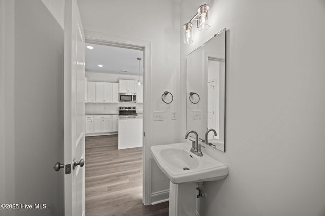 1904 Newbury Way A, Greenville, NC 27834