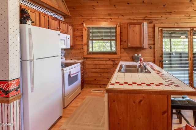 2322 Bonnie Lane, Sevierville, TN 37876
