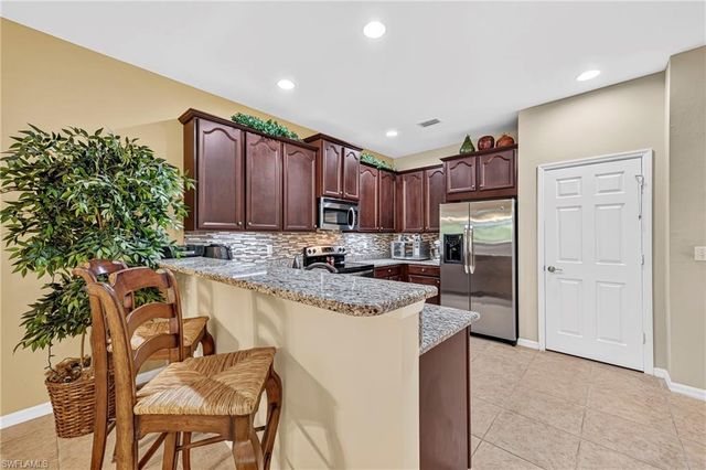 2545 Verdmont CT, Cape Coral, FL 33991