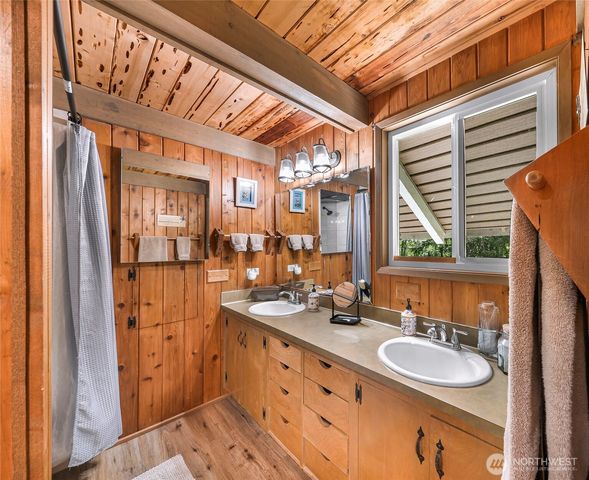1418 E Blackburn Road, Mount Vernon, WA 98274
