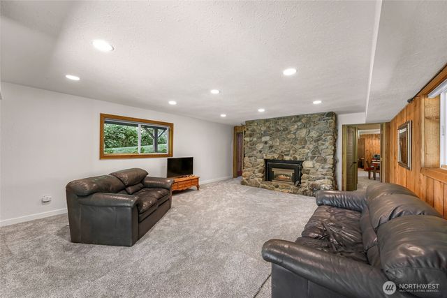 1418 E Blackburn Road, Mount Vernon, WA 98274