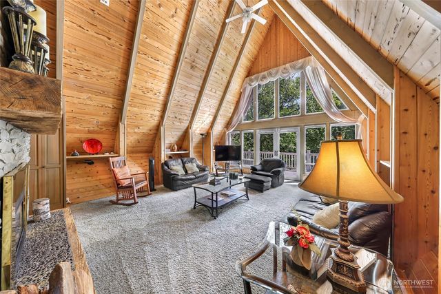 1418 E Blackburn Road, Mount Vernon, WA 98274
