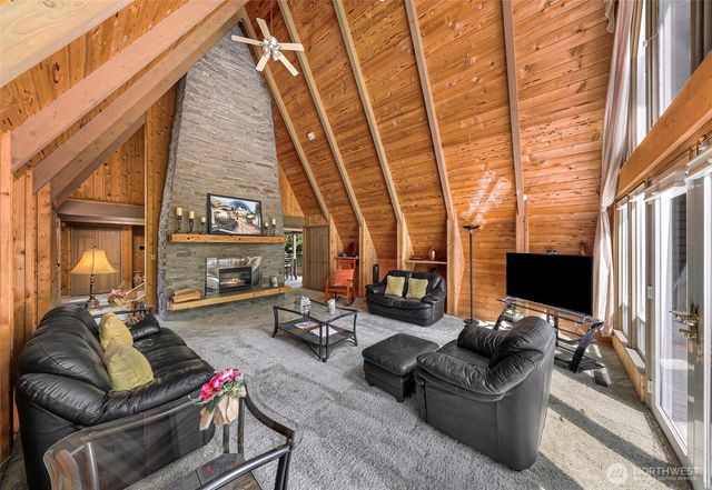 1418 E Blackburn Road, Mount Vernon, WA 98274