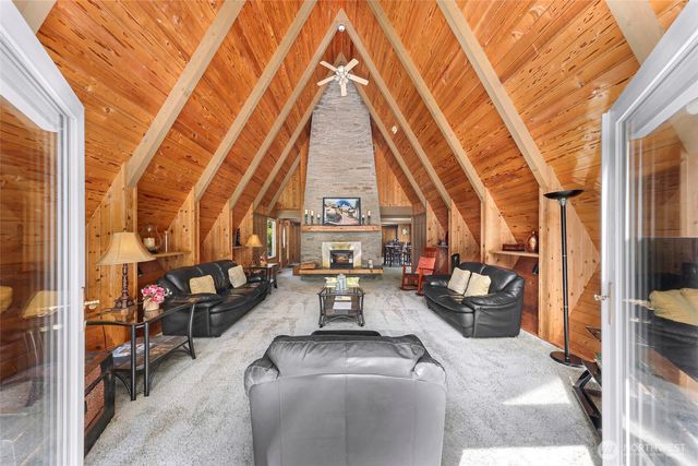 1418 E Blackburn Road, Mount Vernon, WA 98274
