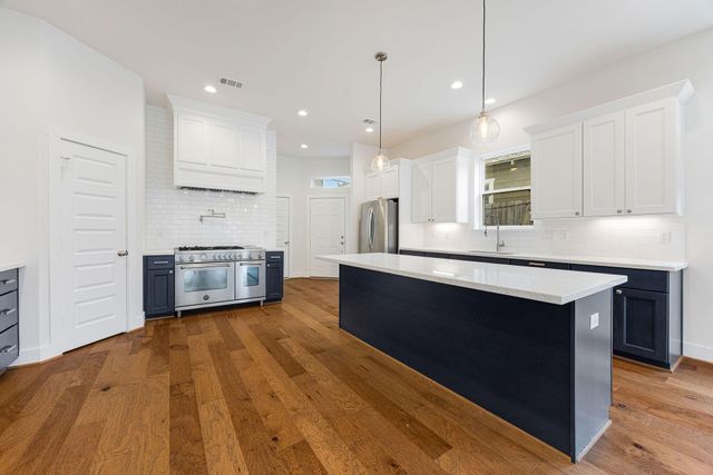 1012 W 23rd Street, Houston, TX 77008