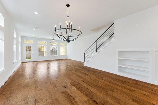 1012 W 23rd Street, Houston, TX 77008