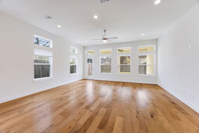 1012 W 23rd Street, Houston, TX 77008