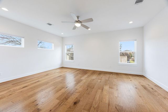 1012 W 23rd Street, Houston, TX 77008