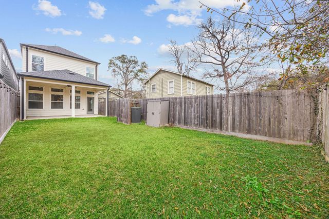 1012 W 23rd Street, Houston, TX 77008