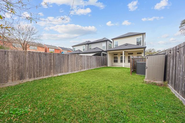 1012 W 23rd Street, Houston, TX 77008