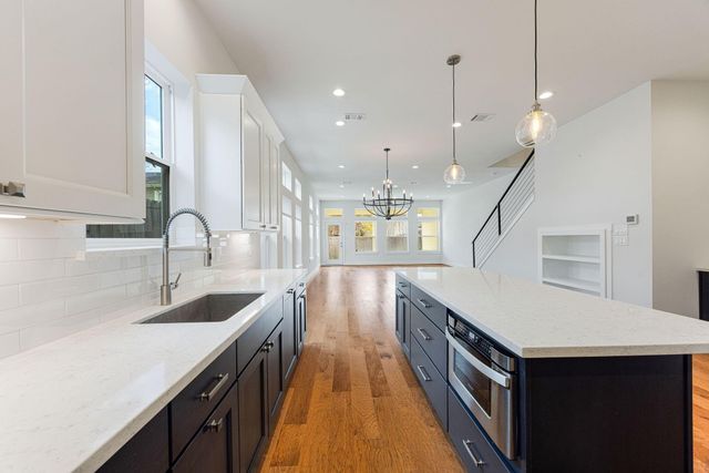 1012 W 23rd Street, Houston, TX 77008