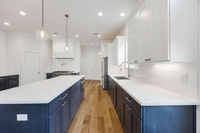 1012 W 23rd Street, Houston, TX 77008