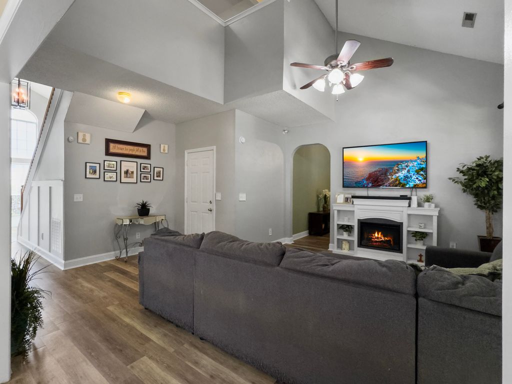 125 Stonehurst Drive, Goose Creek, SC 29445