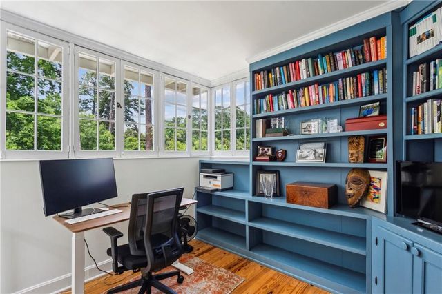 262 Peachtree NE Way, Atlanta, GA 30305