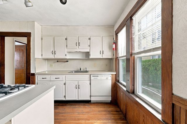 702 Mount Auburn St 702, Watertown, MA 02472
