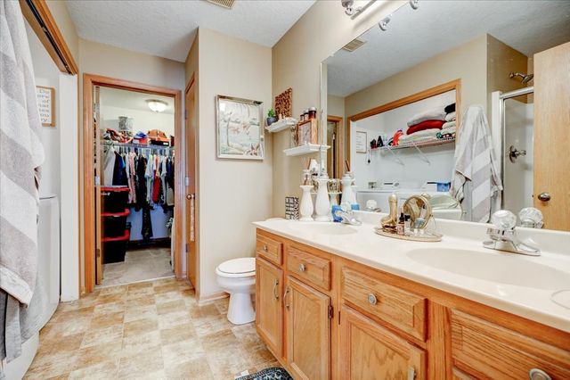 1400 S 52nd Street 50, West Des Moines, IA 50265