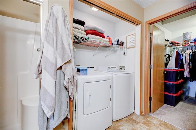 1400 S 52nd Street 50, West Des Moines, IA 50265