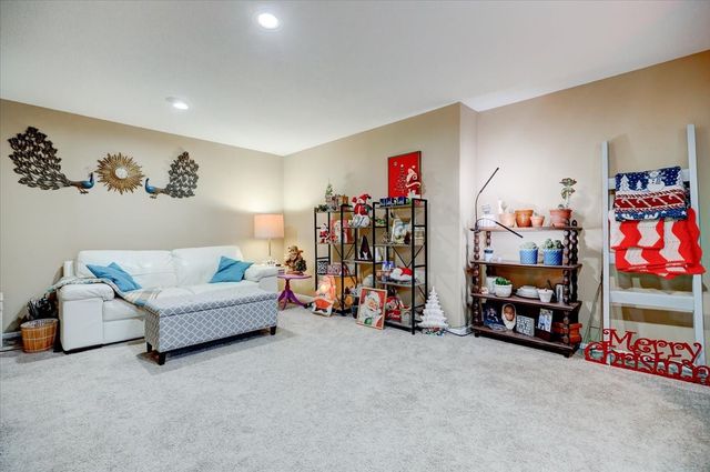 1400 S 52nd Street 50, West Des Moines, IA 50265