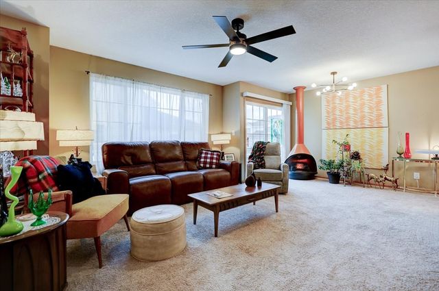 1400 S 52nd Street 50, West Des Moines, IA 50265