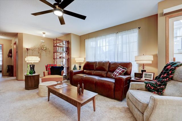 1400 S 52nd Street 50, West Des Moines, IA 50265