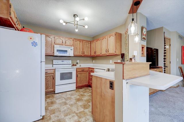 1400 S 52nd Street 50, West Des Moines, IA 50265