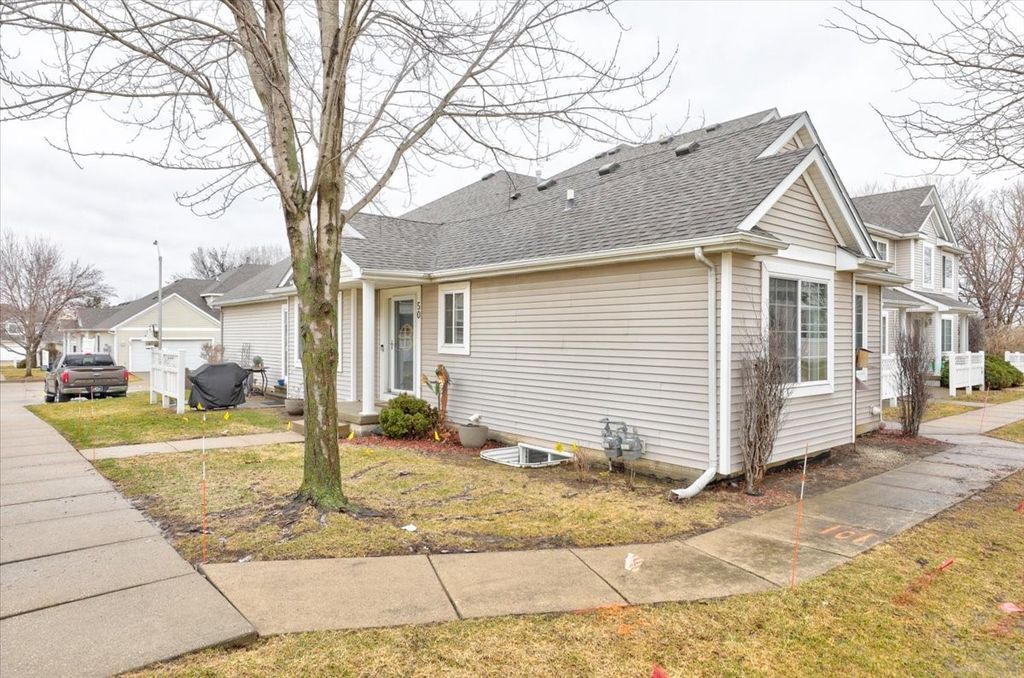 1400 S 52nd Street 50, West Des Moines, IA 50265