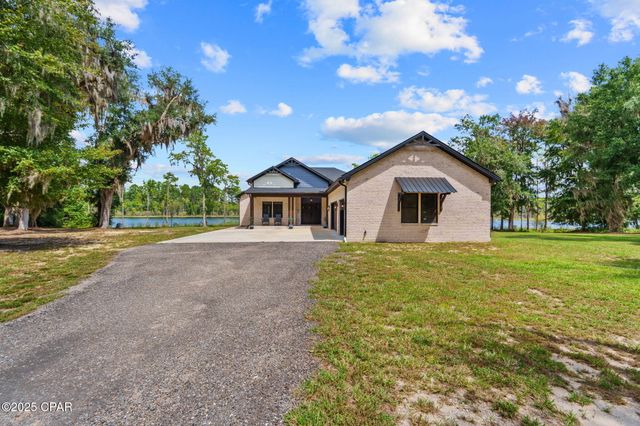 3012 Paradise Lakes Road, Chipley, FL 32428