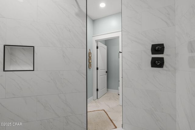 3012 Paradise Lakes Road, Chipley, FL 32428