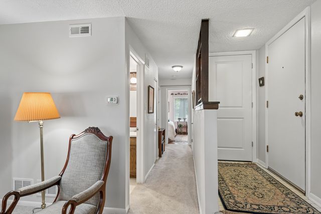 8220 Mulberry Court 7B, Palos Hills, IL 60465