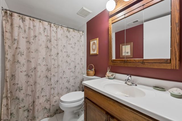 8220 Mulberry Court 7B, Palos Hills, IL 60465