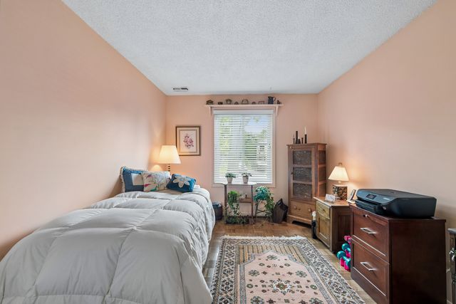 8220 Mulberry Court 7B, Palos Hills, IL 60465