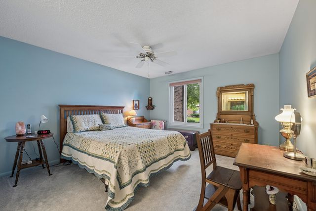 8220 Mulberry Court 7B, Palos Hills, IL 60465