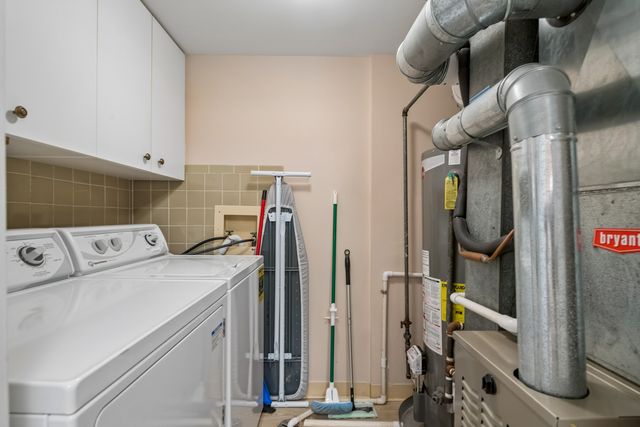 8220 Mulberry Court 7B, Palos Hills, IL 60465