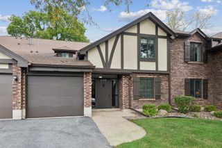 8220 Mulberry Court 7B, Palos Hills, IL 60465