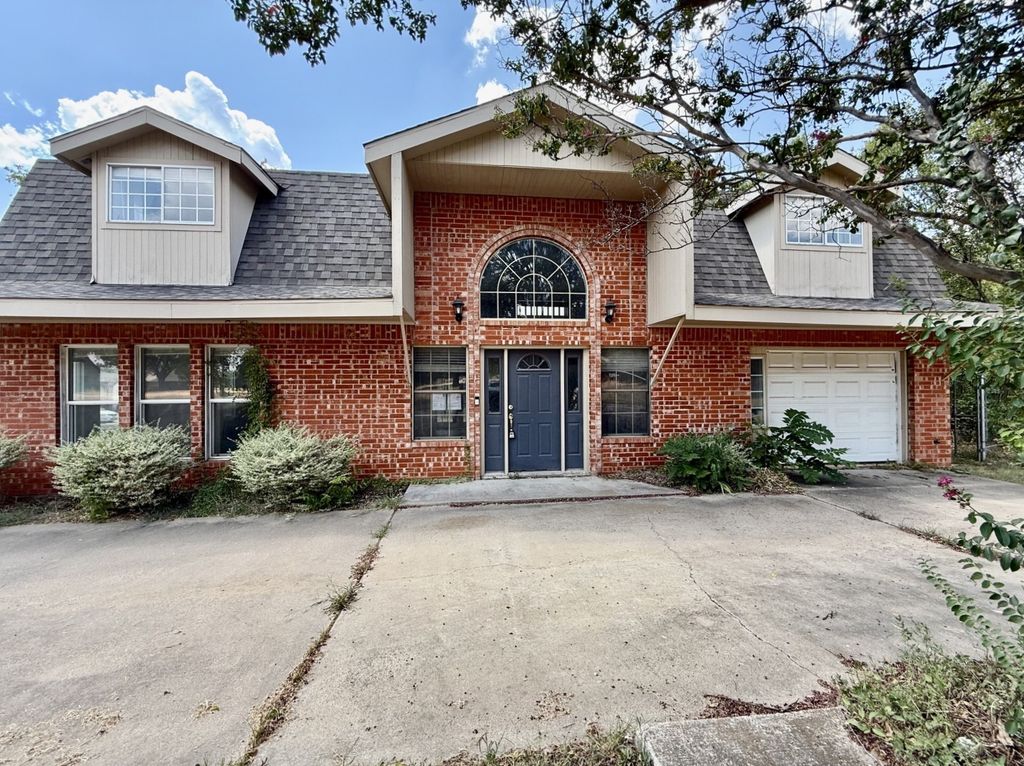312 S Mockingbird Lane, Keene, TX 76059 — photo 2