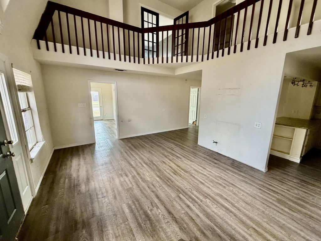 312 S Mockingbird Lane, Keene, TX 76059 — photo 3