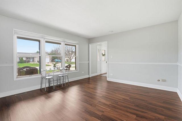 24821 S River Trail, Channahon, IL 60410