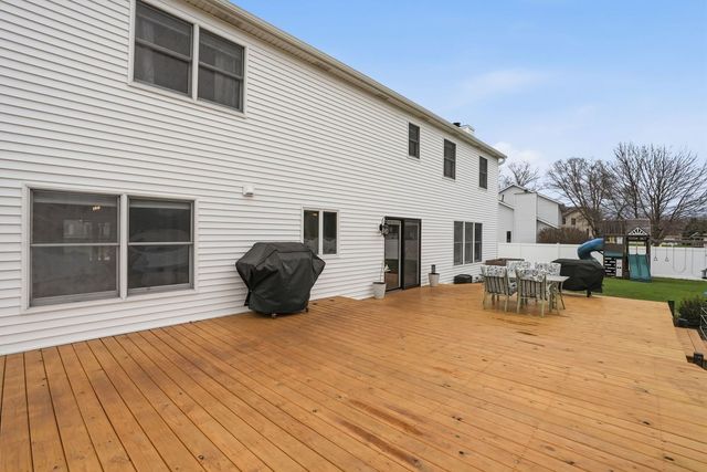 24821 S River Trail, Channahon, IL 60410