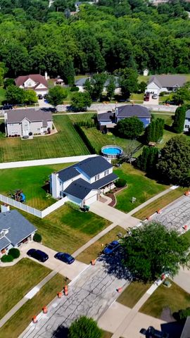 24821 S River Trail, Channahon, IL 60410