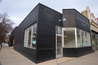 3256 W Bryn Mawr Avenue, Chicago, IL 60659