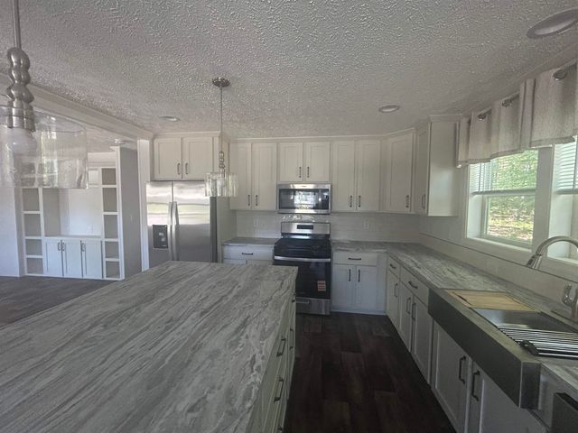 6 Country Ridge Park, Rochester, NH 03867