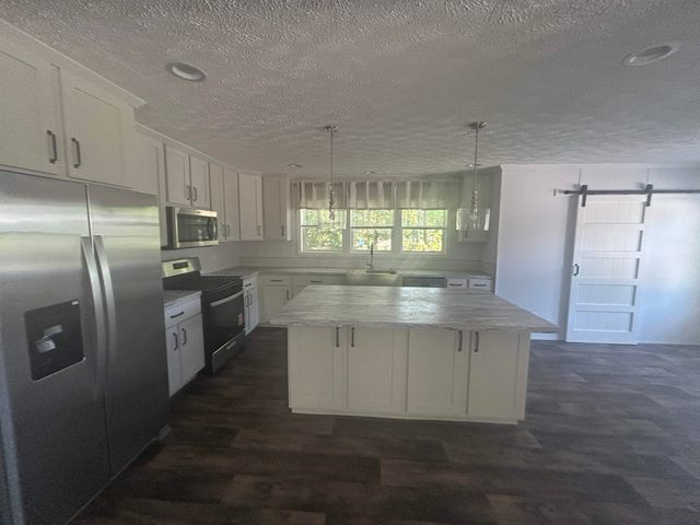 6 Country Ridge Park, Rochester, NH 03867