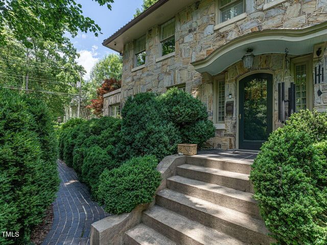 2501 Kenmore Drive, Raleigh, NC 27608