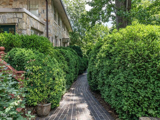 2501 Kenmore Drive, Raleigh, NC 27608