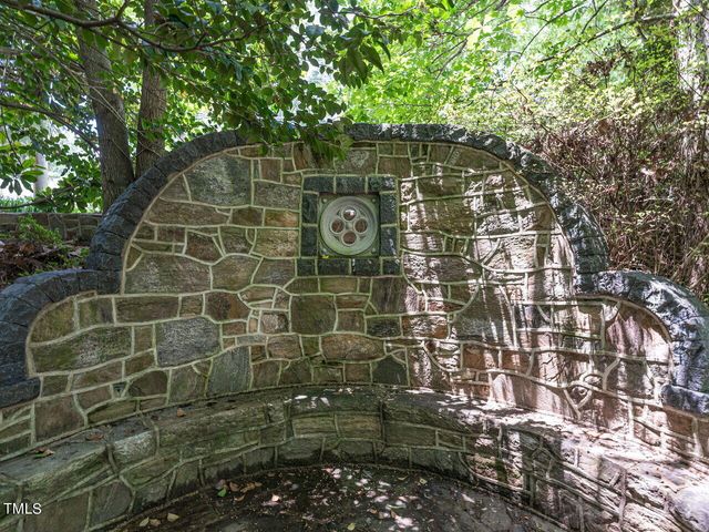 2501 Kenmore Drive, Raleigh, NC 27608