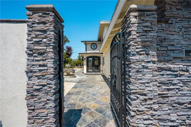 2342 Cynthia Court, Costa Mesa, CA 92627